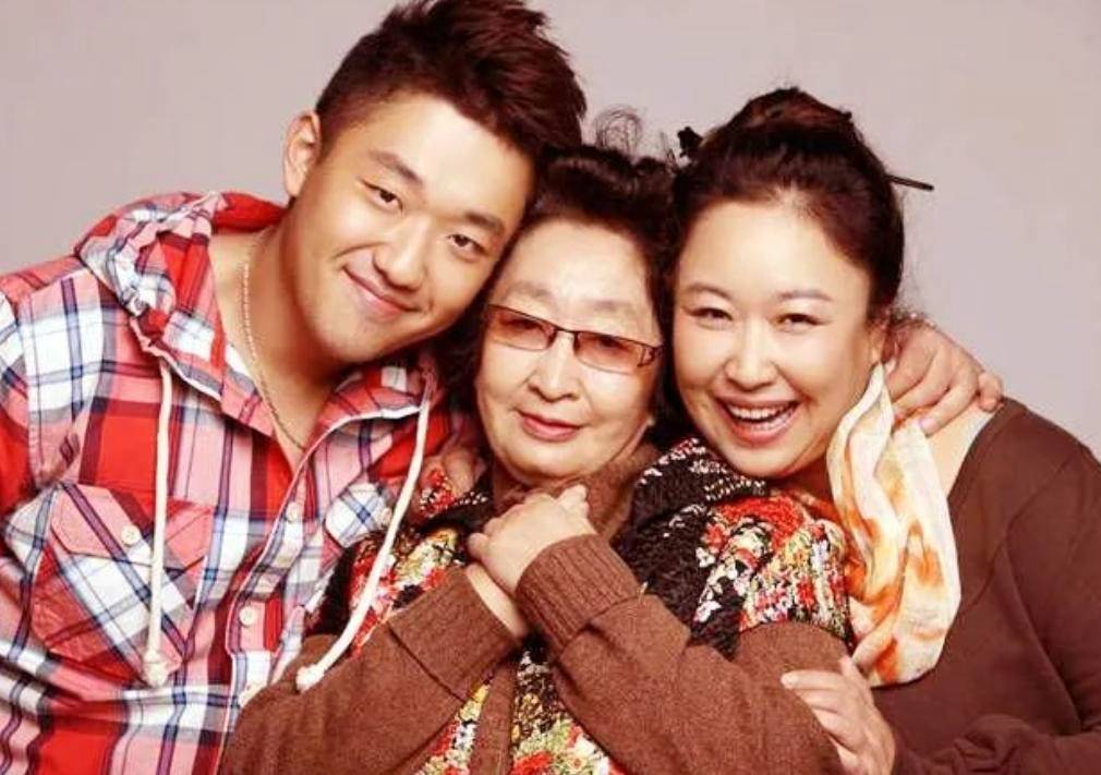 女演员彭玉:61岁时丈夫去世,6年后嫁给他姐夫,如今过得怎么样
