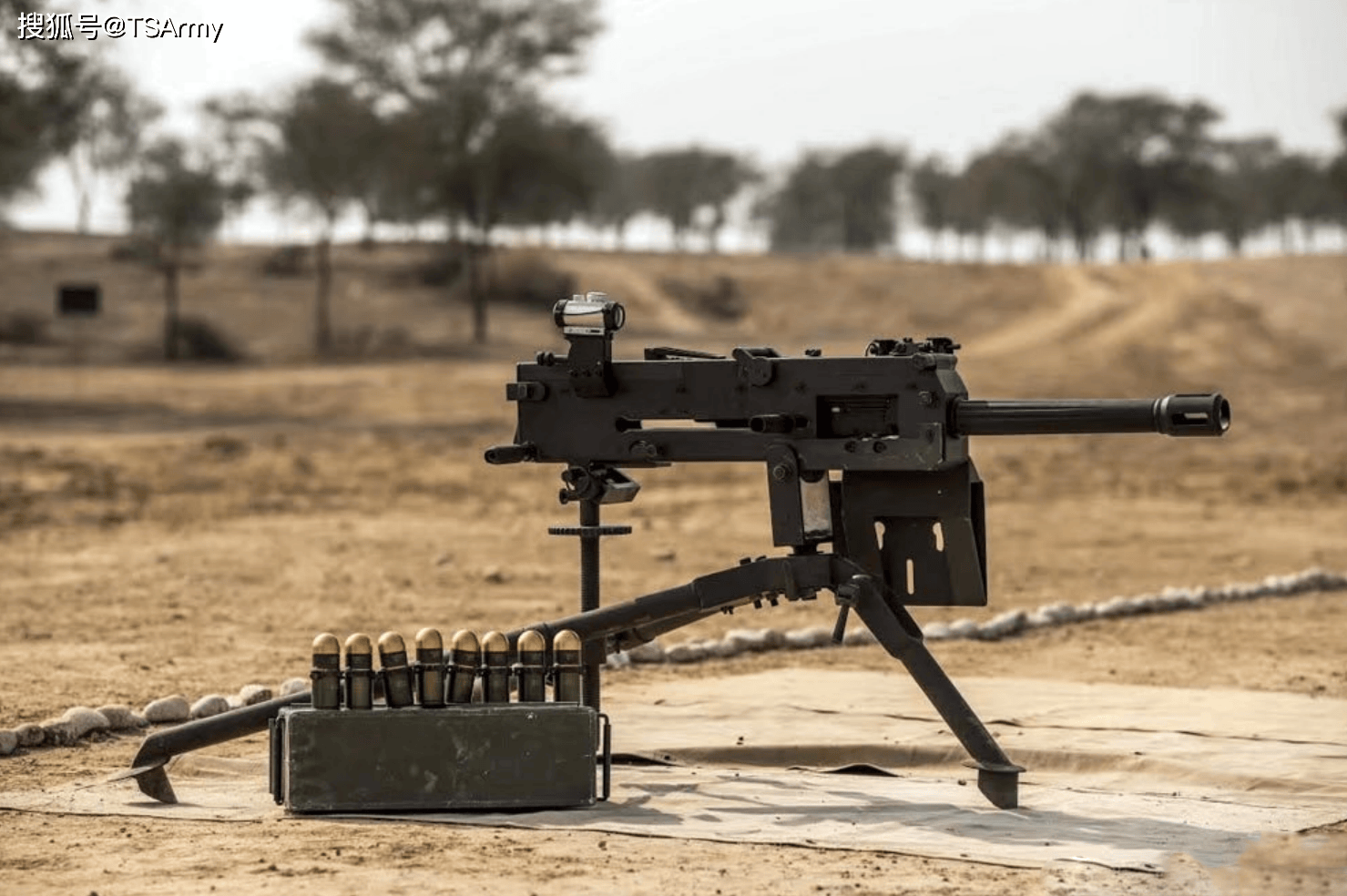 为pak-40,也是发射和北约相同的40×53毫米高速榴弹,不过使用的弹链并