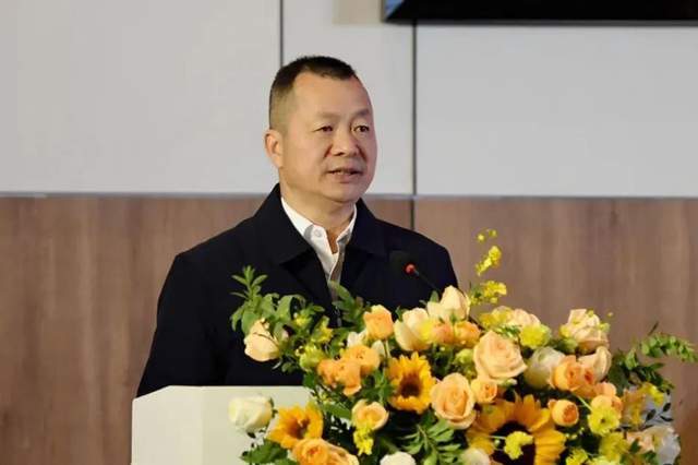 李江平代表浦城县委,县人大,县政府向长期以来关心支持浦城发展的各界