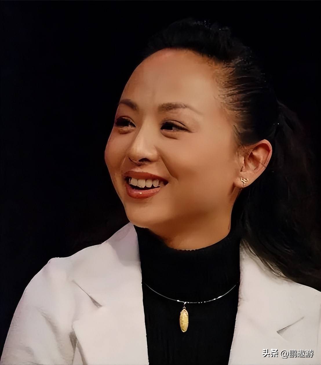 千手观音邰丽华2岁不幸失聪15岁当领舞29岁登上春晚