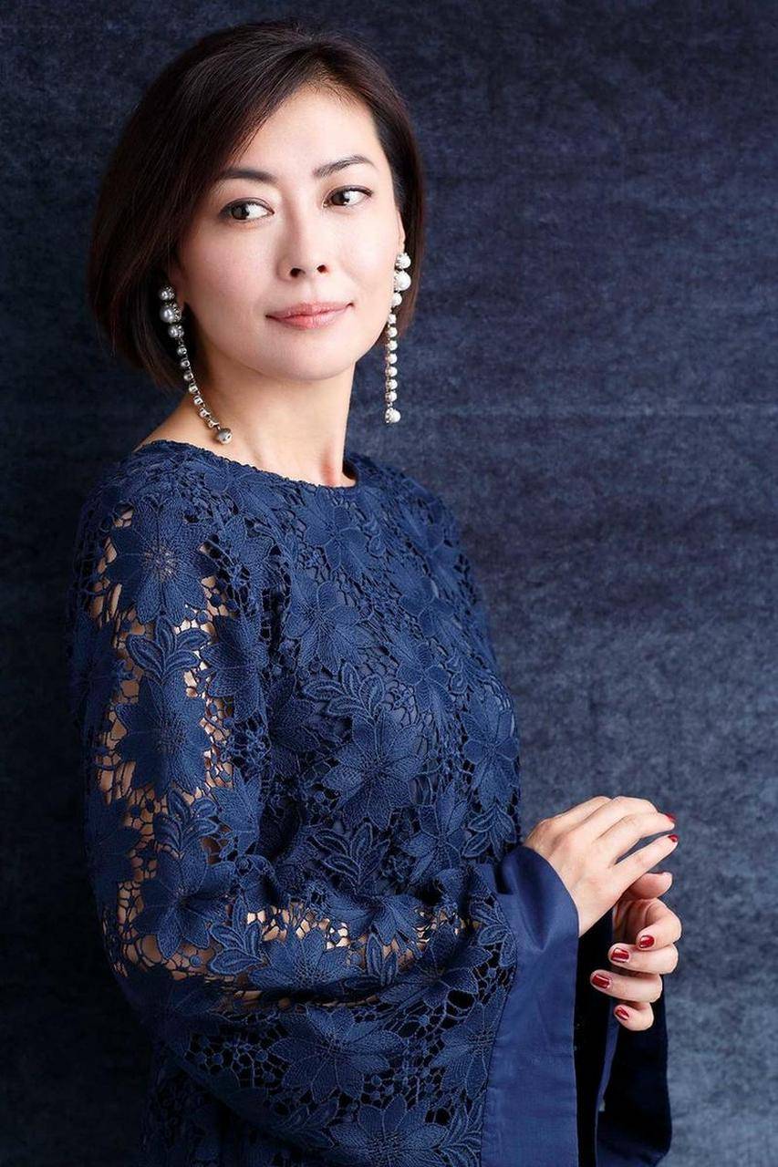 日本女演员中山美穗死在浴缸中!父母离异,她离异,演员妹妹单身