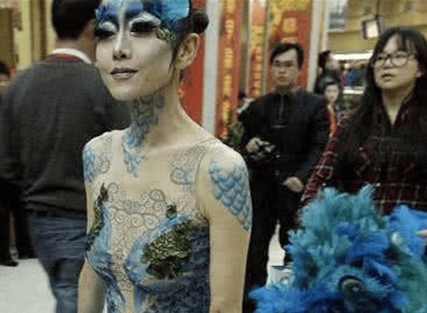 杨丽萍上台没穿衣服?服装都是彩绘的,镜头放大时太"抢眼"!