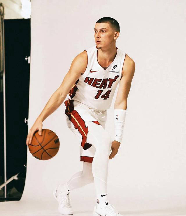 原创希罗场均2455能否入选全明星阵容