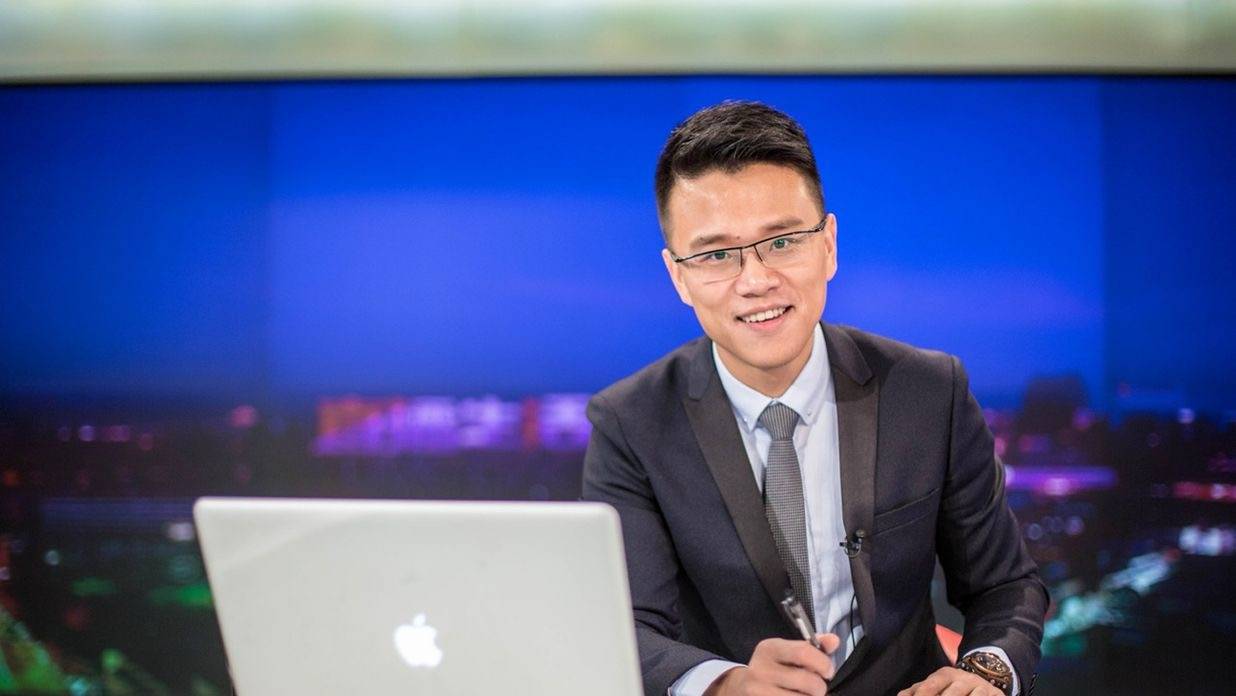 曝37岁沈阳主持人李昕鑫去世!原因太令人惋惜,书房着火导致噩耗