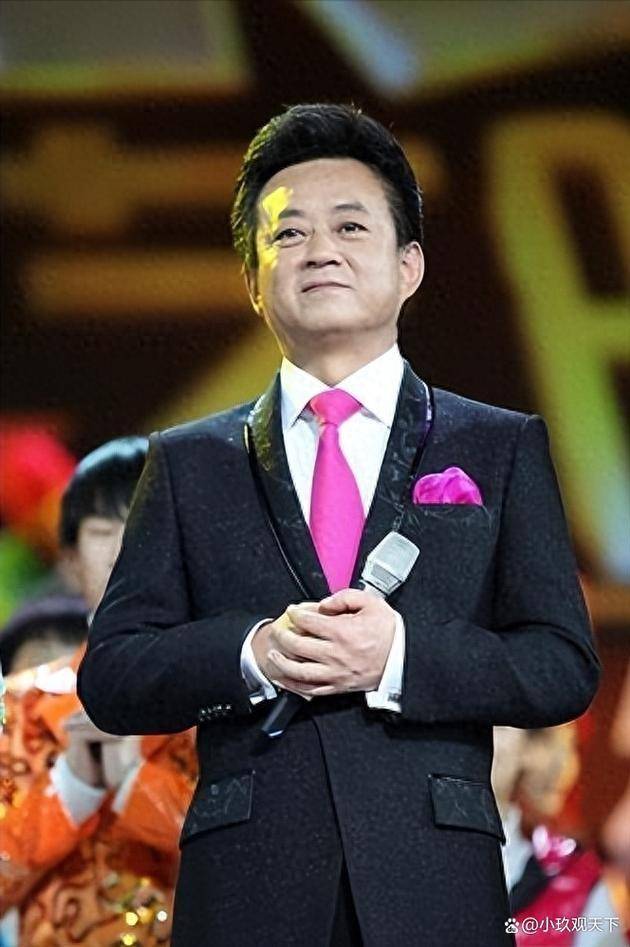 2015年,与尼格买提搭档主持平民选秀节目《星光大道》,关于他在职业