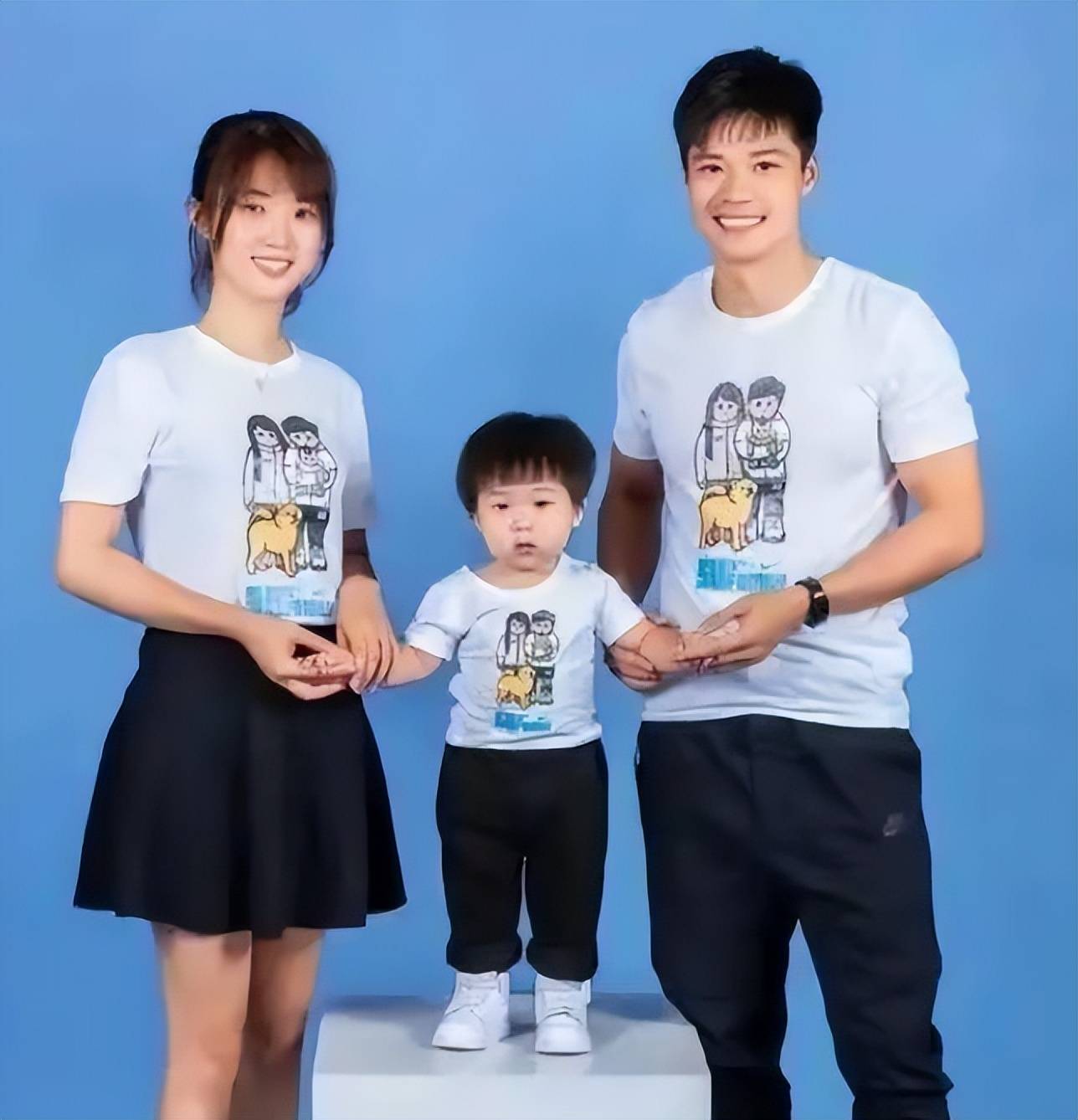 苏炳添与妻子的爱情火了,从校服到婚纱太甜了!