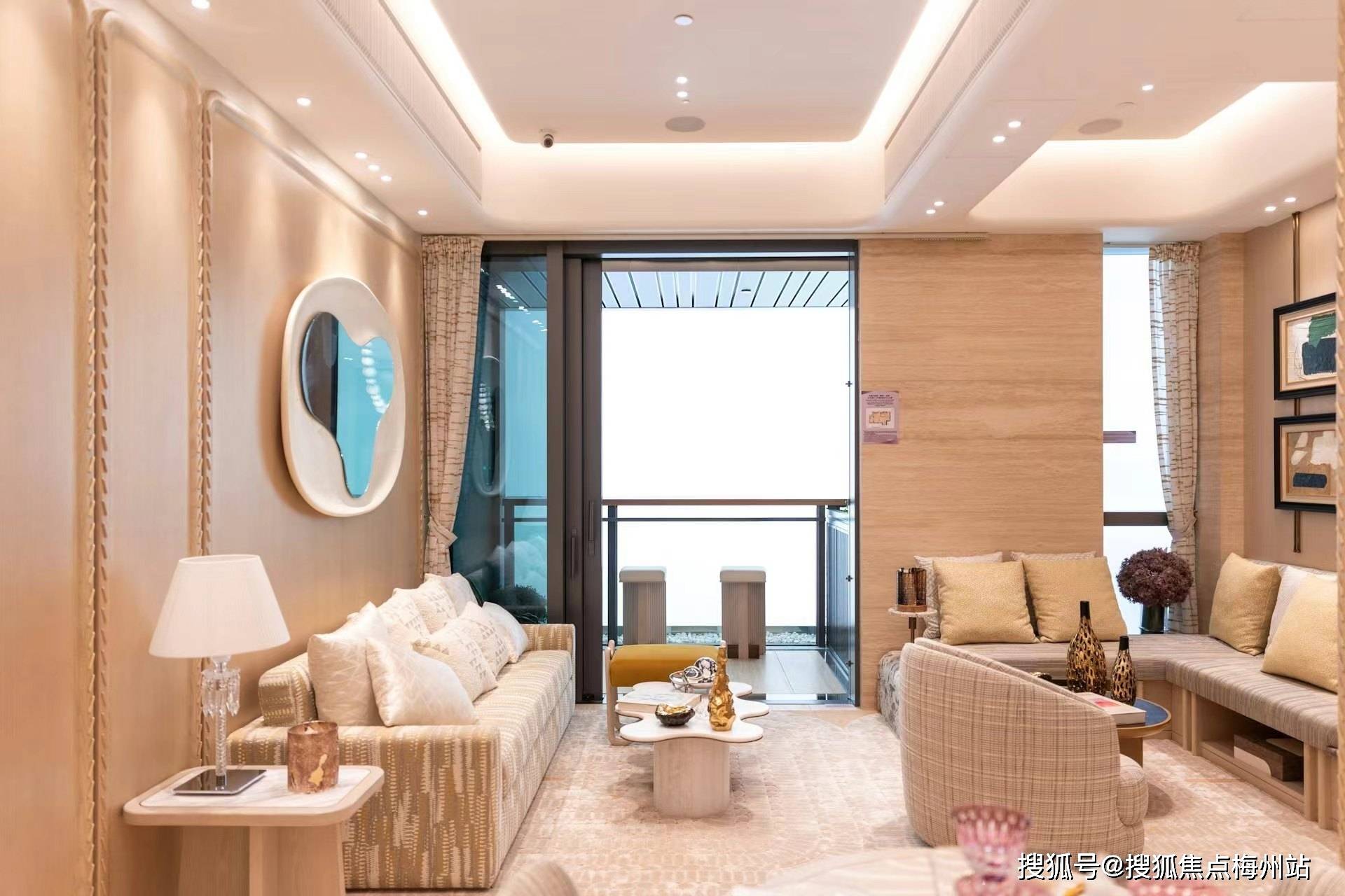 什么样的房子在香港算是豪宅？_那就更_大客厅_小区