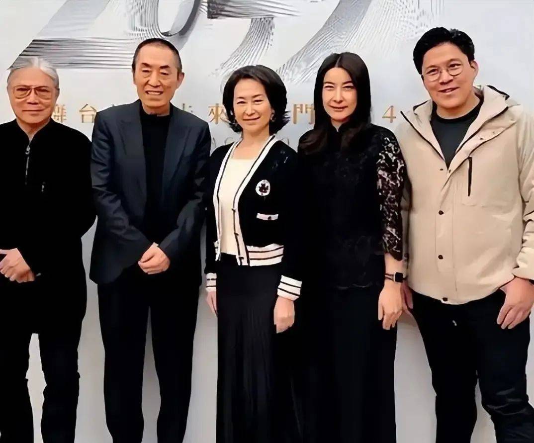 何超琼、郭晶晶C位同框,为什么气质越来越像?_珠宝_面相_俩人