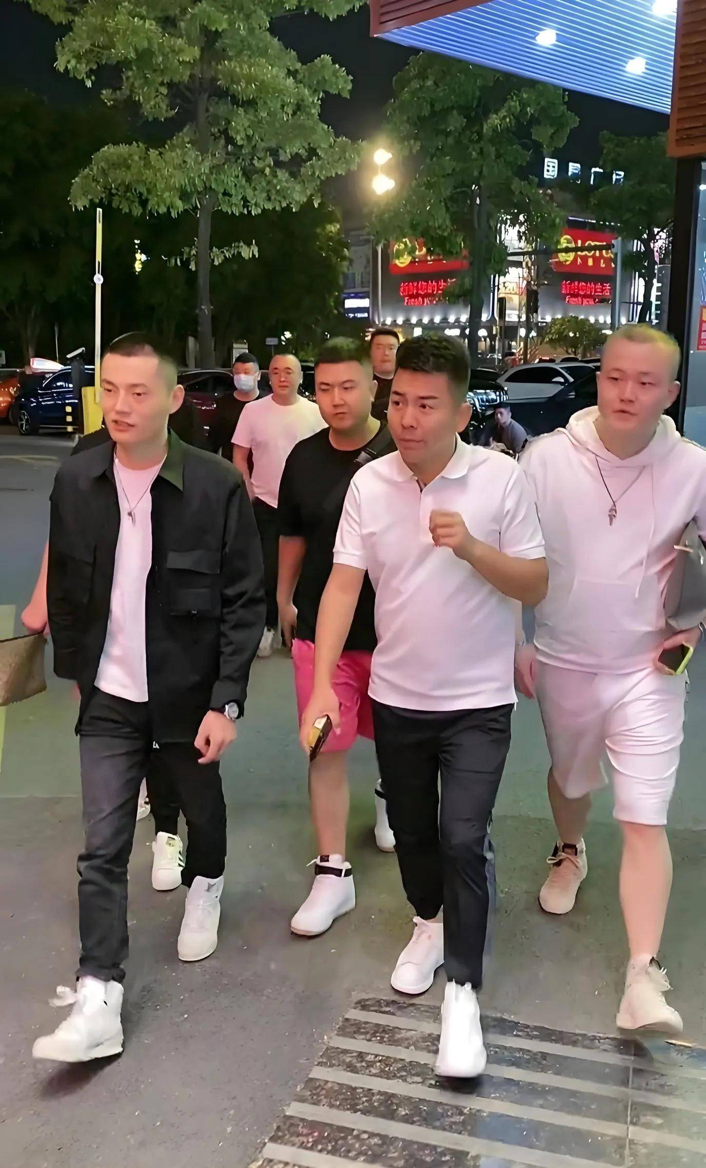 舞帝老塔遭遇有史以来最大"网黑",损失无法估量!