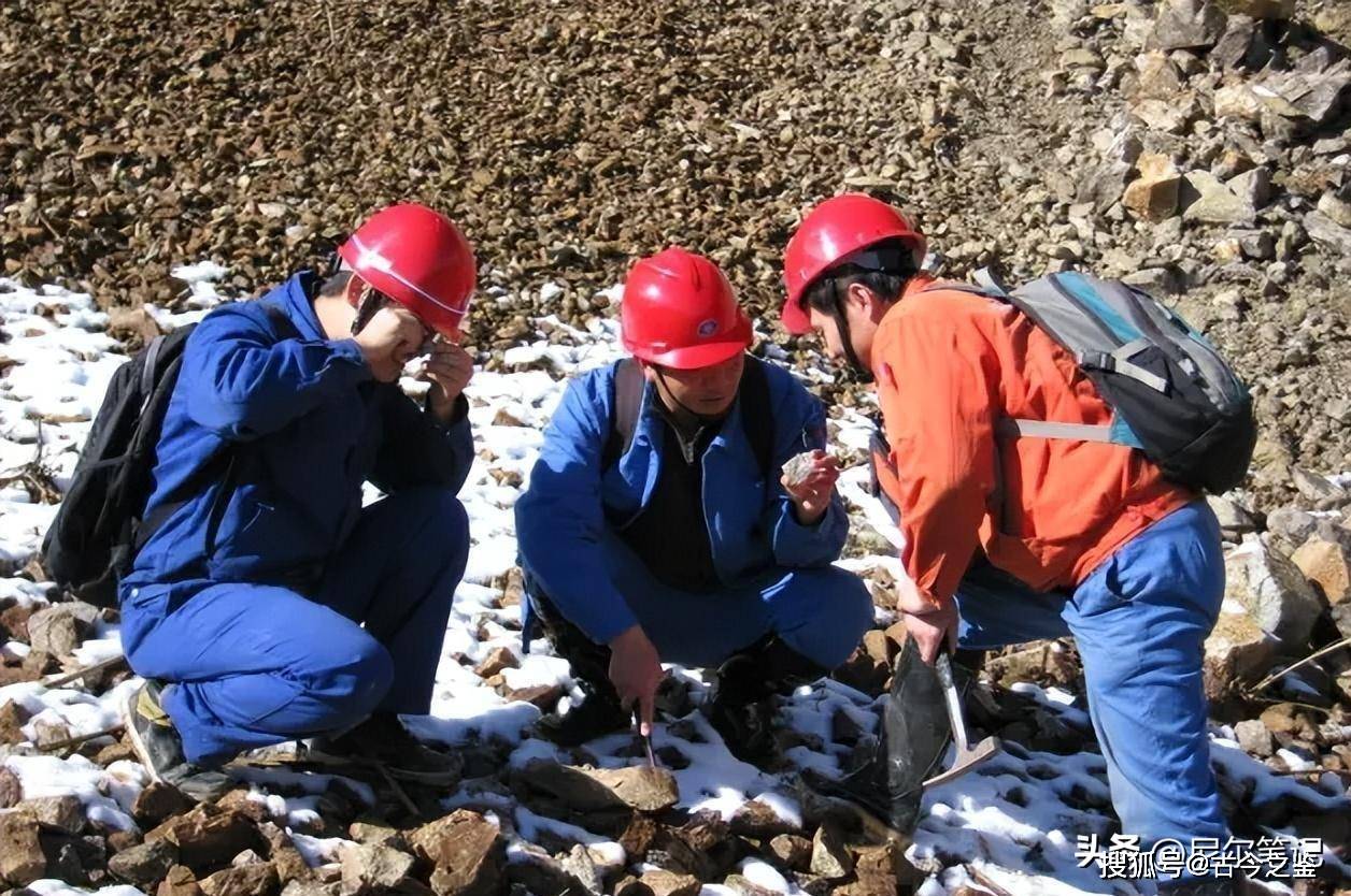 63岁矿老板妻子离世,次年娶38岁模特,4年过去,如今二人怎样