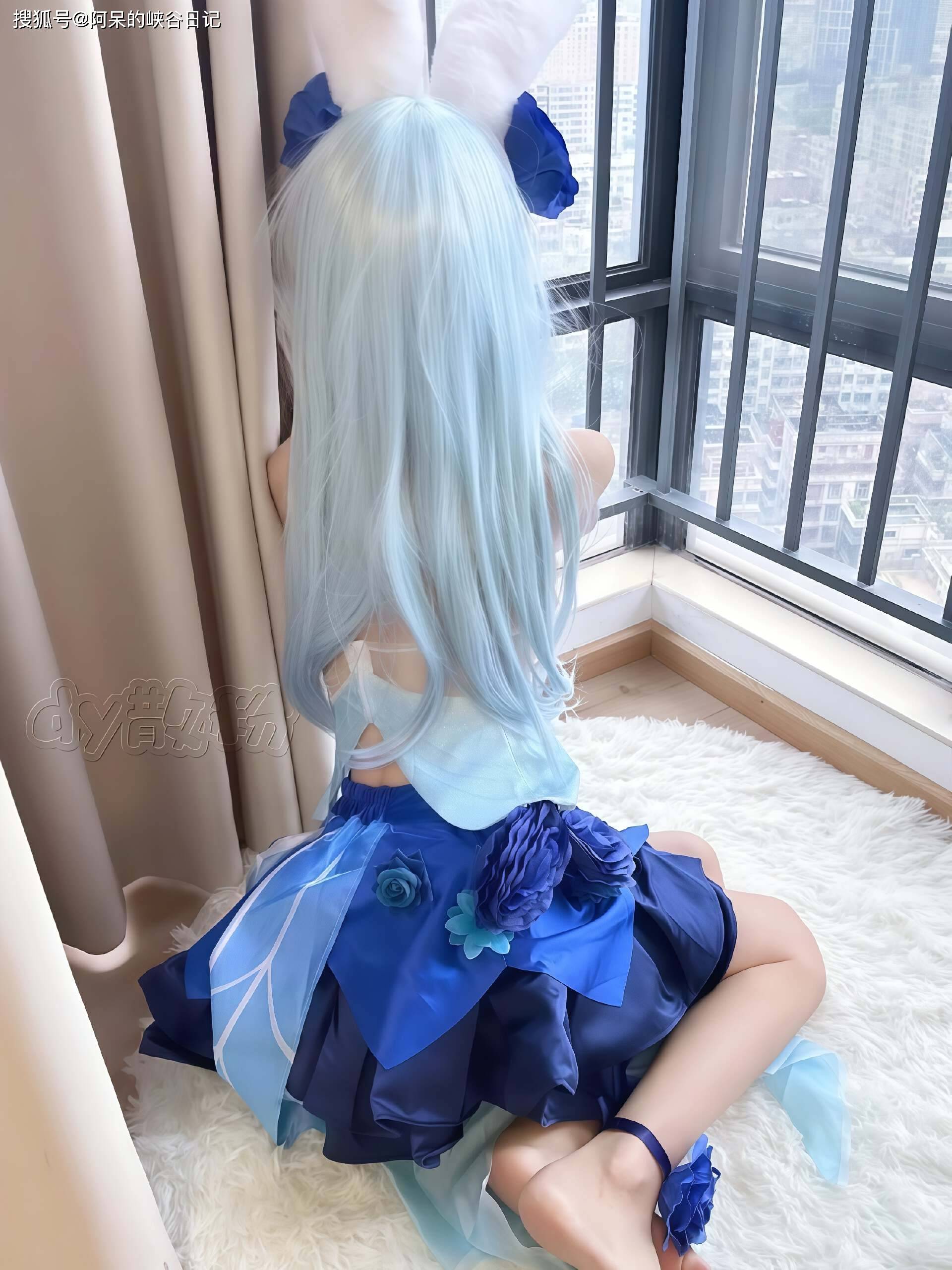 小萝莉cos朵莉亚,西施白丝巨好看,公孙离背影完美