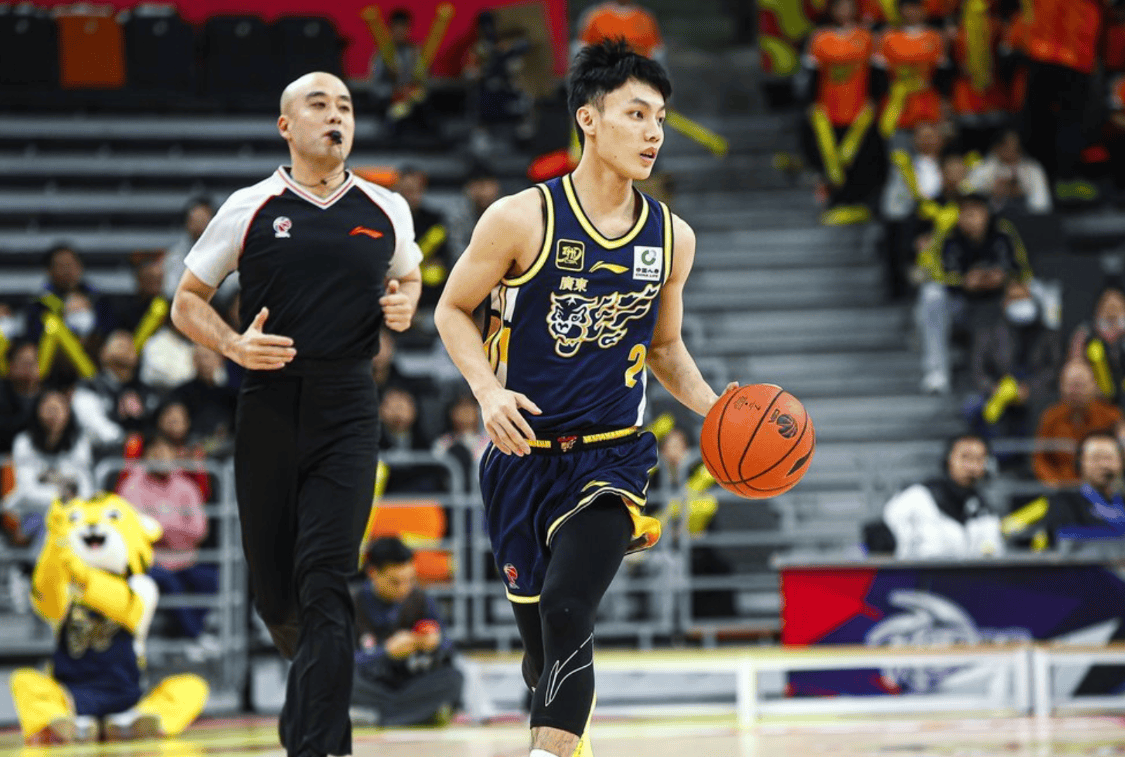 大胜宁波后，杜锋苦叹没人帮杰哥，杰哥5字回应，让广东球迷心碎