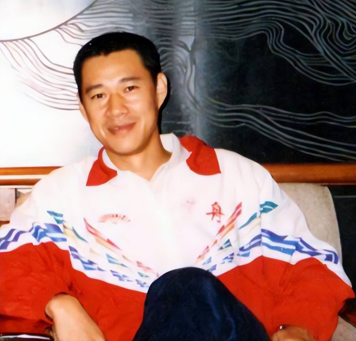 霍凡,嫁给大12岁张丰毅,结婚30年却不要孩子,她到底图什么?_张博宇_家庭_儿子