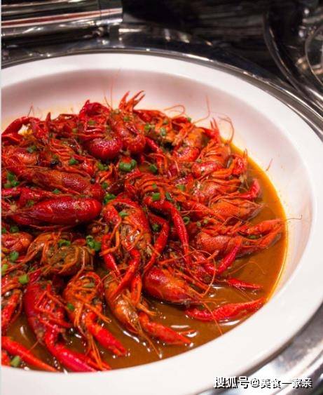 厨房里的海鲜魔法：三款扇贝做法，鲜到掉眉毛！