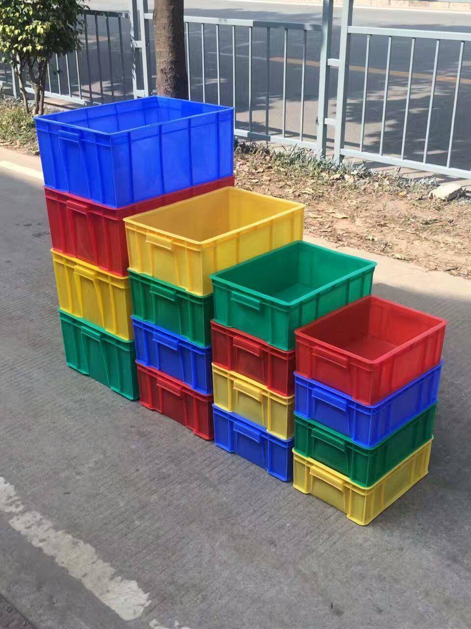 车间流水线的得力助手塑料周转筐