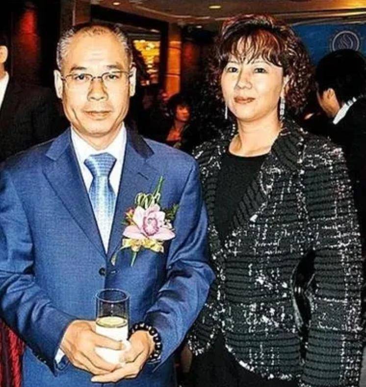 李宁之妻陈永妍:见证了丈夫的眼泪,44岁为他冒险生女儿