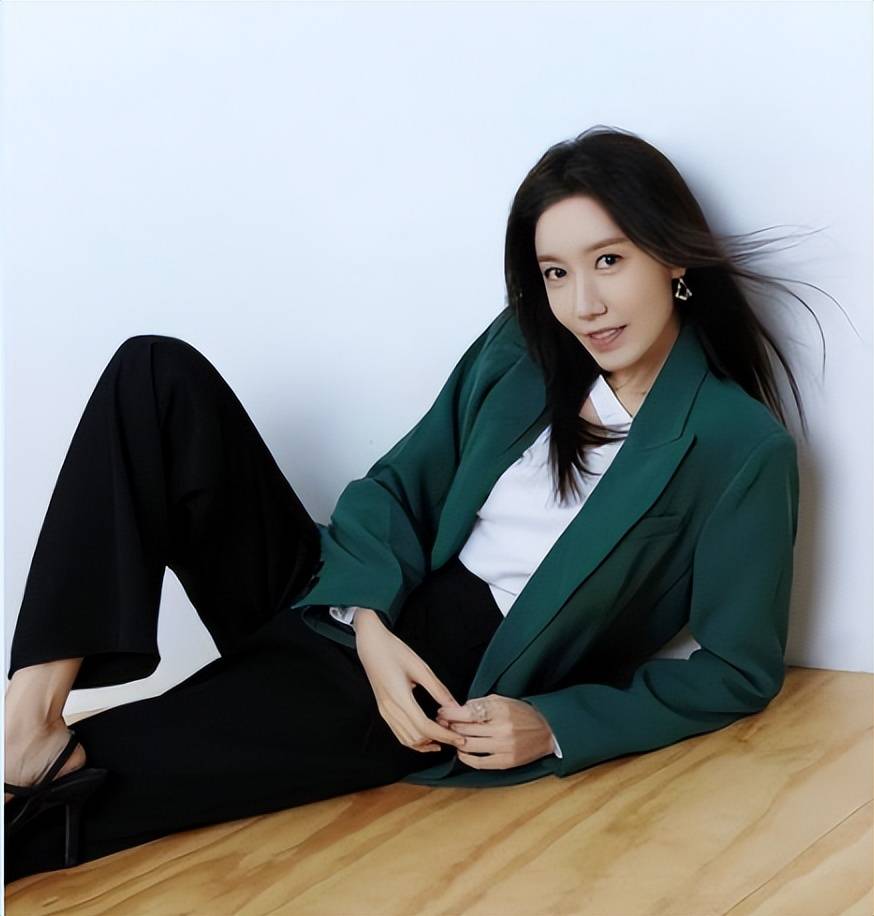 原创演员高露我这辈子最正确的决定就是隐婚为丈夫生下一儿一女