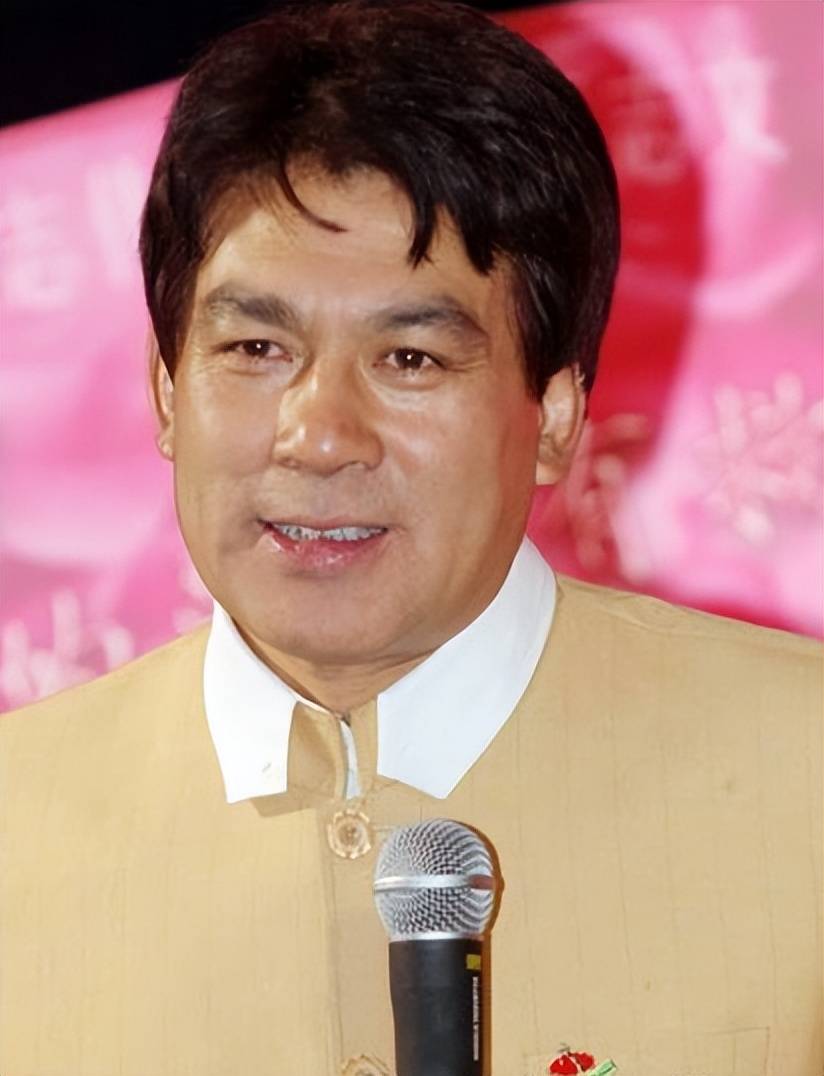 同为"小品界鼻祖",如今陈佩斯儿孙满堂,老cp朱时茂过得好吗