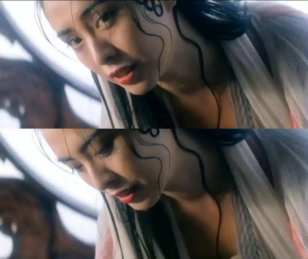 57岁王祖贤圣诞自拍曝光,颧骨肿胀脸部怪异,网友:这是变脸了吗