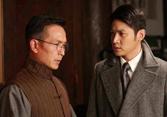 《掩护》是一部结合爱情与谍战元素的电视剧,导演是高梓博,主要