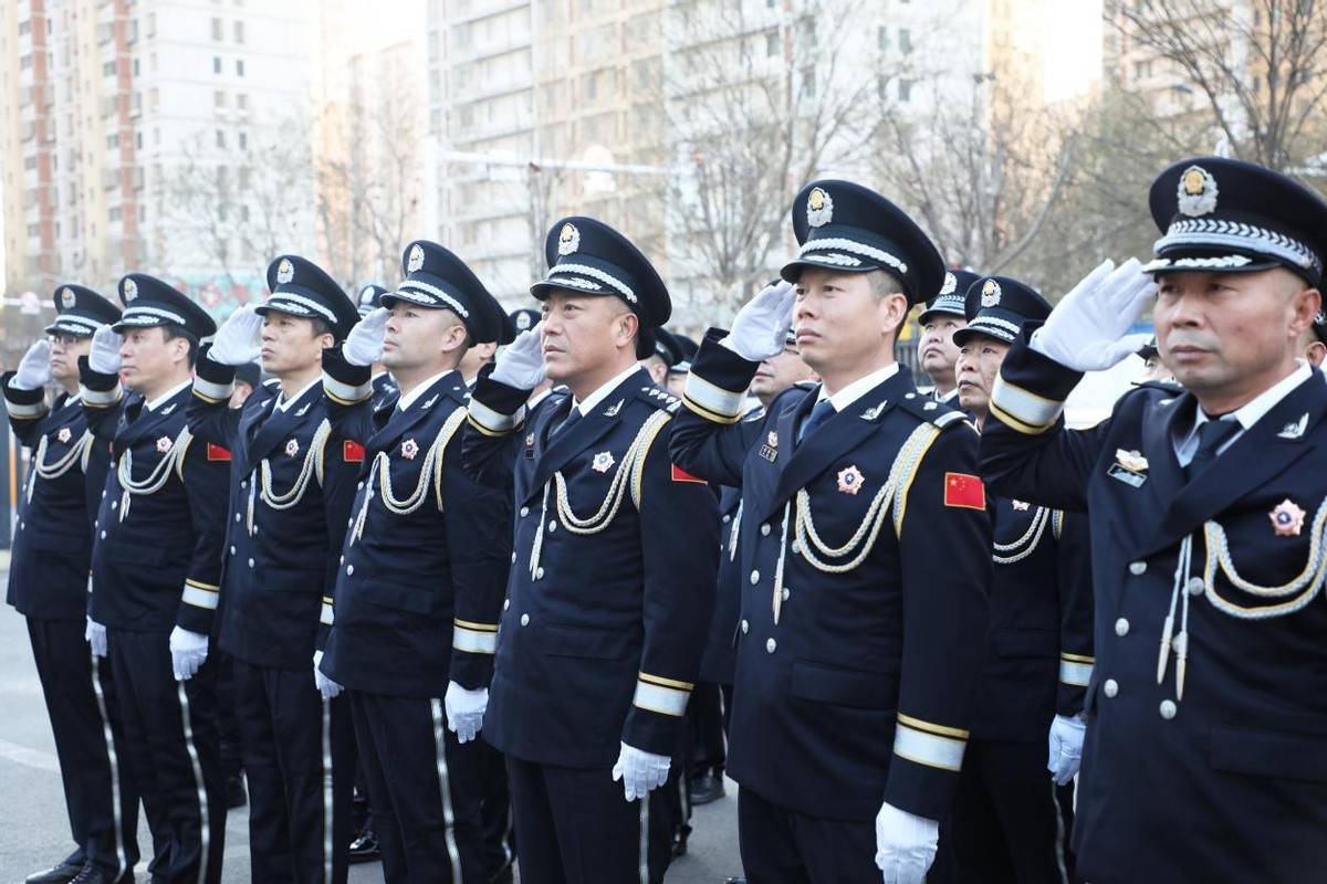 唐山市丰润区:人民警察,节日快乐!