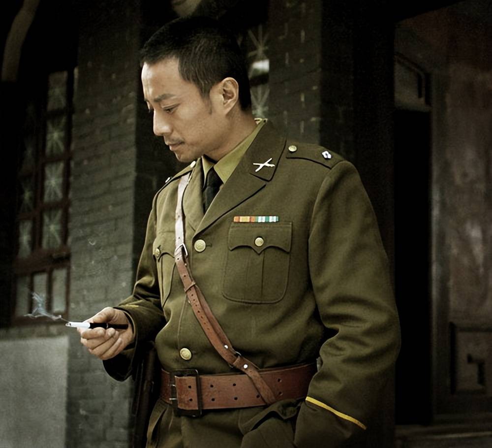 为了磨炼自己的配音技巧,每天放学后,张涵予都会省下五分钱,跑去电影