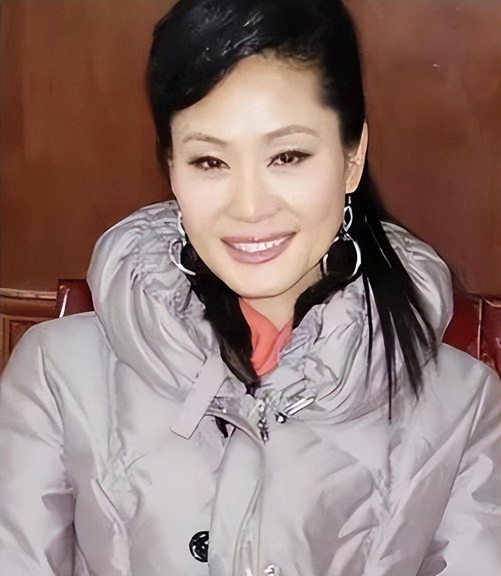 于文华:当初被李凡抛弃后频出绯闻,转身嫁给"丑男"的她今怎样了?