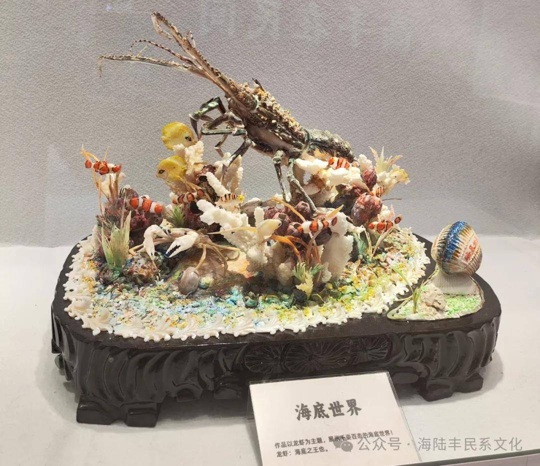 从图面顺序刻磨,线条深浅勾勒,扫锉,壳面刻线,凸显作品视觉与质感的