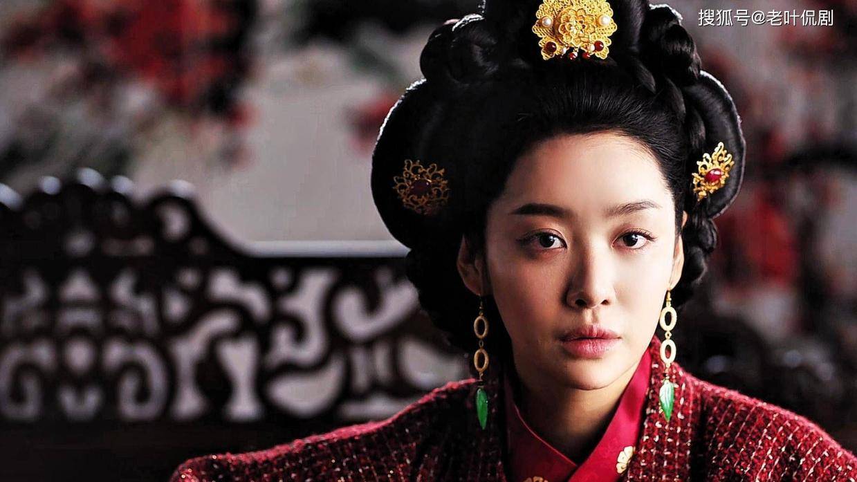 侍女刚尝到权力的滋味,就开始挑衅新入宫的妃子