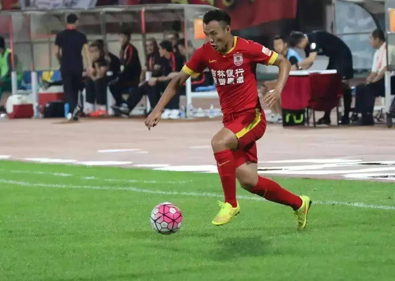 必看!前国脚分享中超经验,助你深度了解职业联赛赛场
