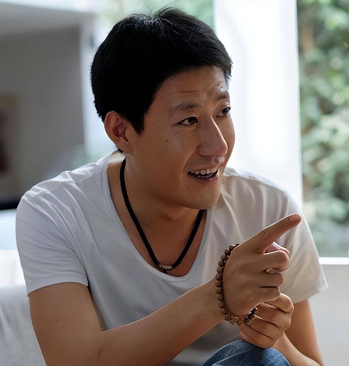 戏内硬汉戏外"妻奴",婚后6年生3胎,于震验证了爱妻者风生水起