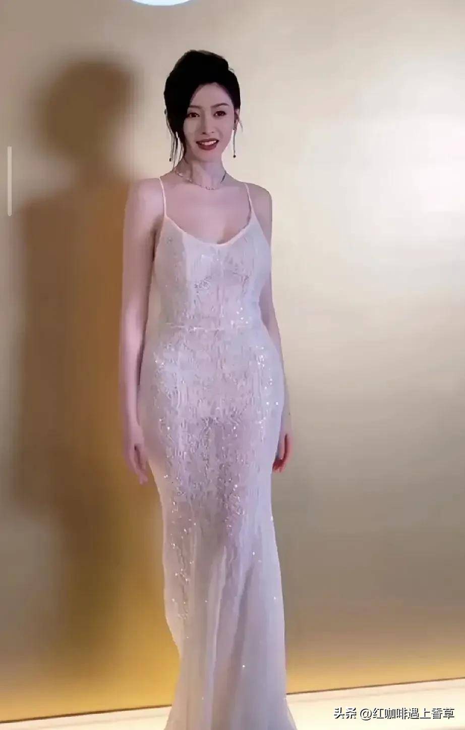 演员张天爱的大胯是真大!饱满宽肥,身材前凸后翘,充满女人味!_审美_标准_身体