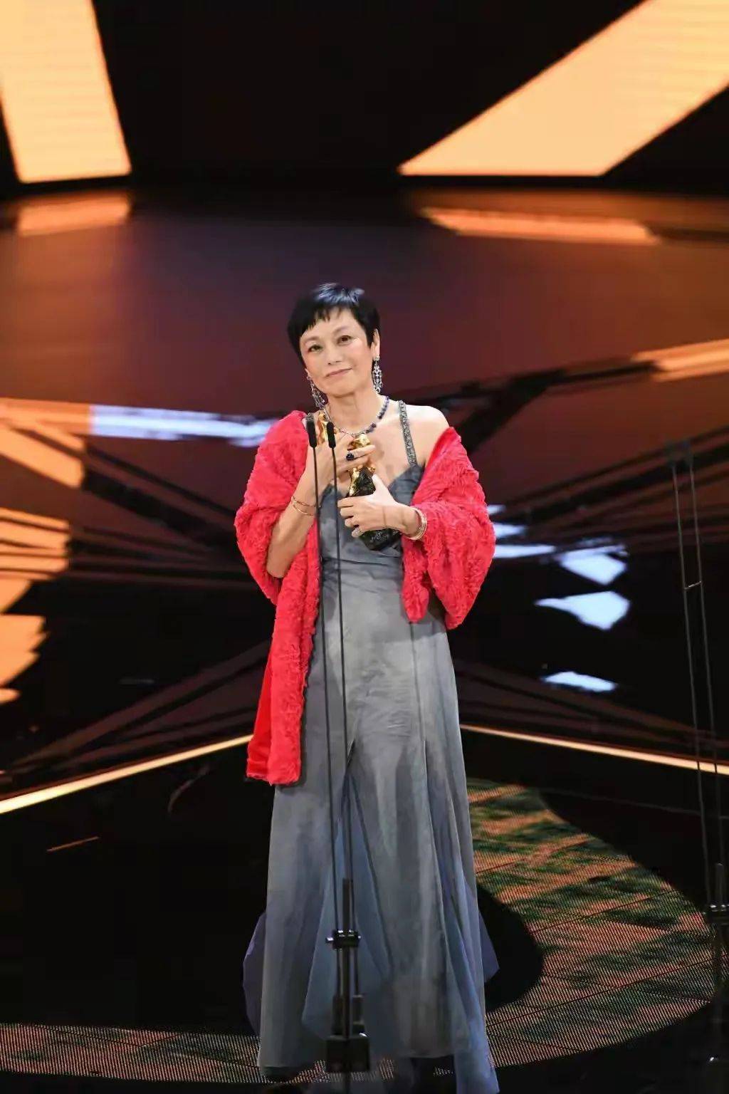 张艾嘉:罗大佑为她痴,李宗盛为她哭,37岁未婚生子,现在69岁三封影后