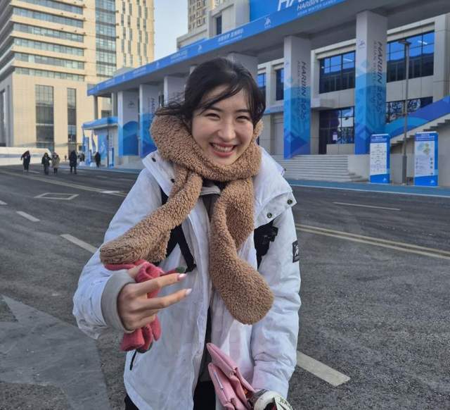 2025哈尔滨亚冬会：韩女队短道速滑选手间的竞争与友谊 崔敏静和金桔里：2025哈尔滨亚冬会的韩方短道速滑焦点组合