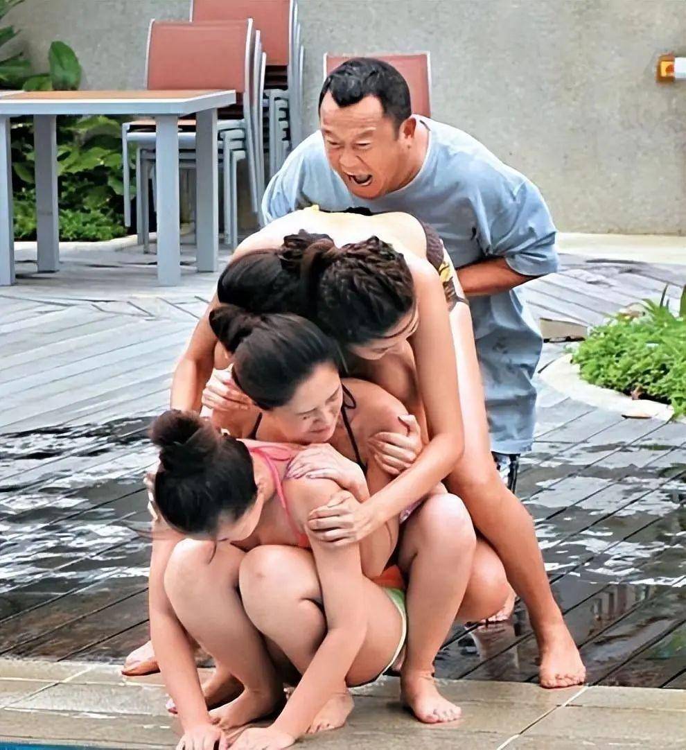 71岁晚节不保?曾志伟和网红的合照,彻底扯下了娱乐圈遮羞布