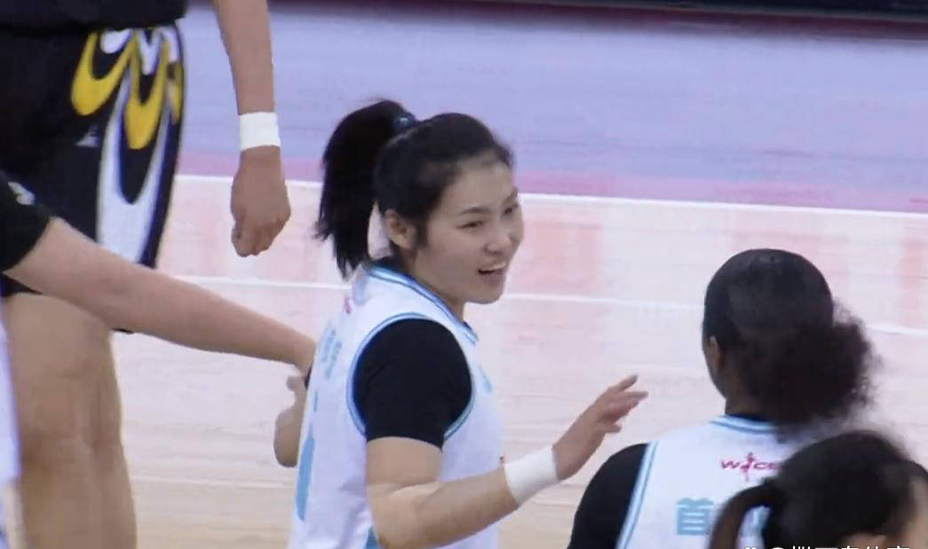 北京女篮在WCBA第27轮的关键胜利，WCBA常规赛：北京女篮战胜江苏女篮的精彩之战