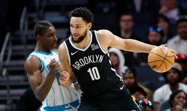 NBA交易截止日后：买断市场上西蒙斯和布罗格登备受关注，NBA买断市场：西蒙斯与布罗格登成香饽饽，快船骑士虎视眈眈