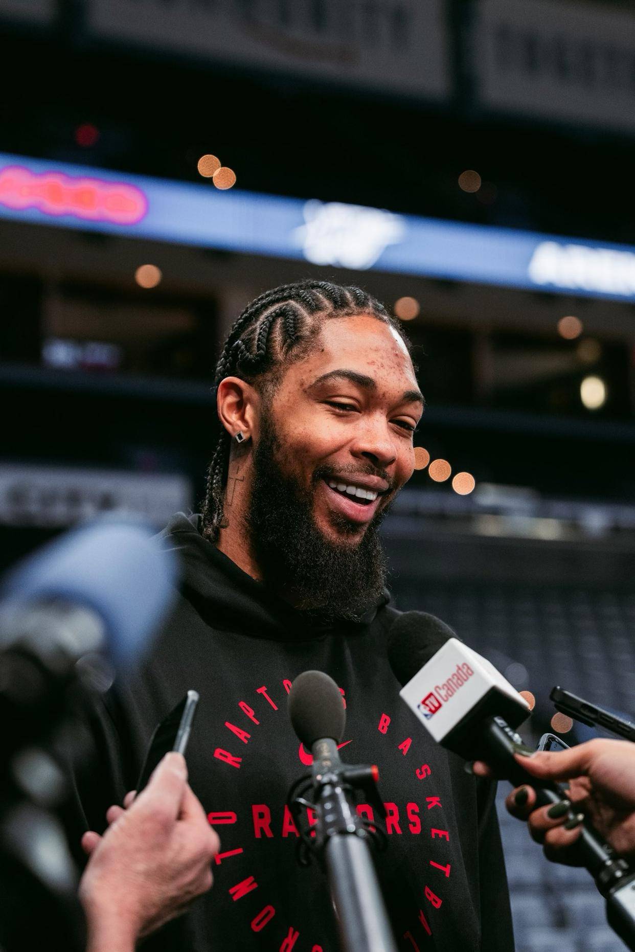 原创英格拉姆续约144亿放弃保证金改穿3号