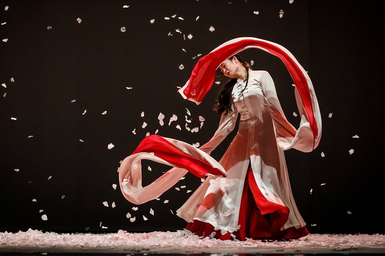 16年前离开赵本山放弃王小蒙的王亚彬现在过得如何