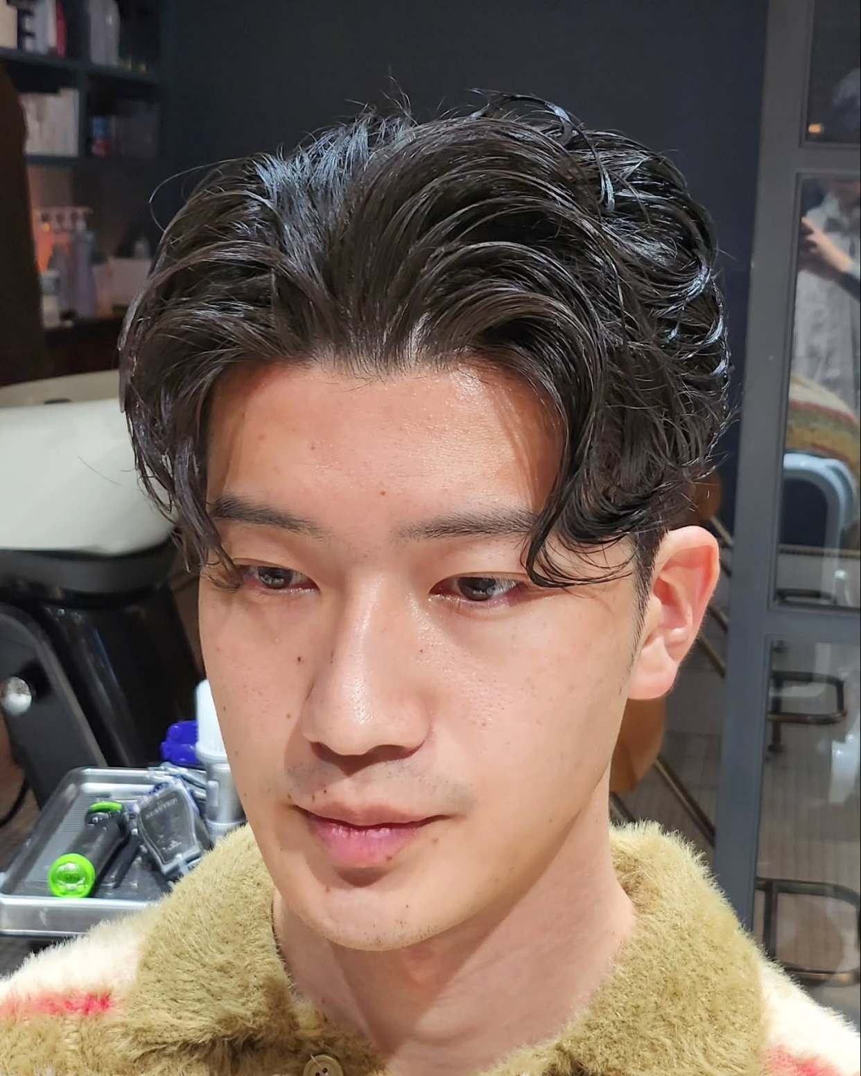男士推边头搭配纹理烫打造时尚型格的潮流密码