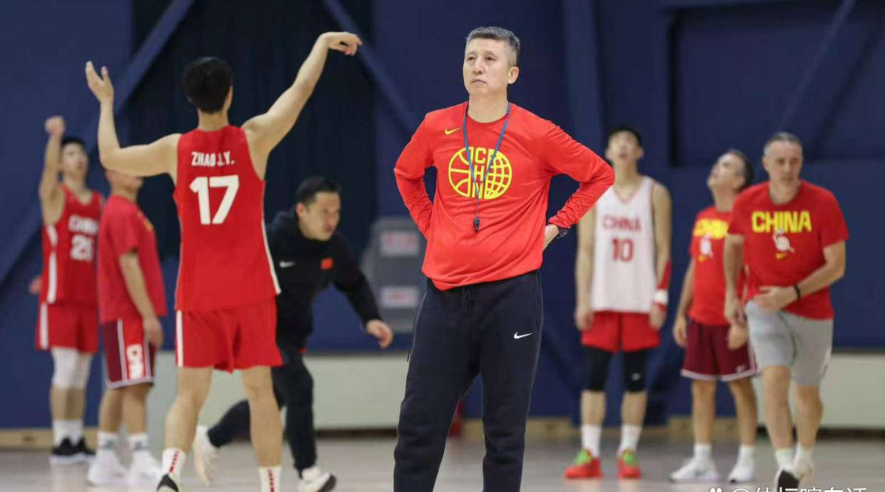 中国男篮裁员动作：付豪遗憾离队，李弘权被剔除，杜润旺留存