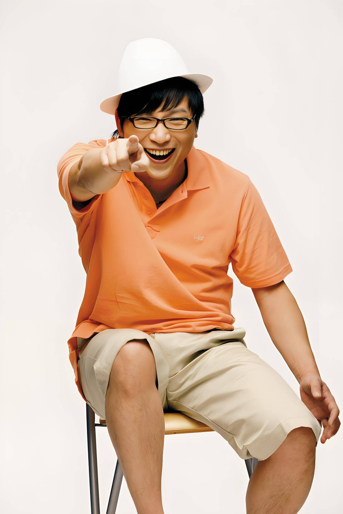 林颐的《天生快活人》让三代广州人听着他的节目长大,他最早成名的