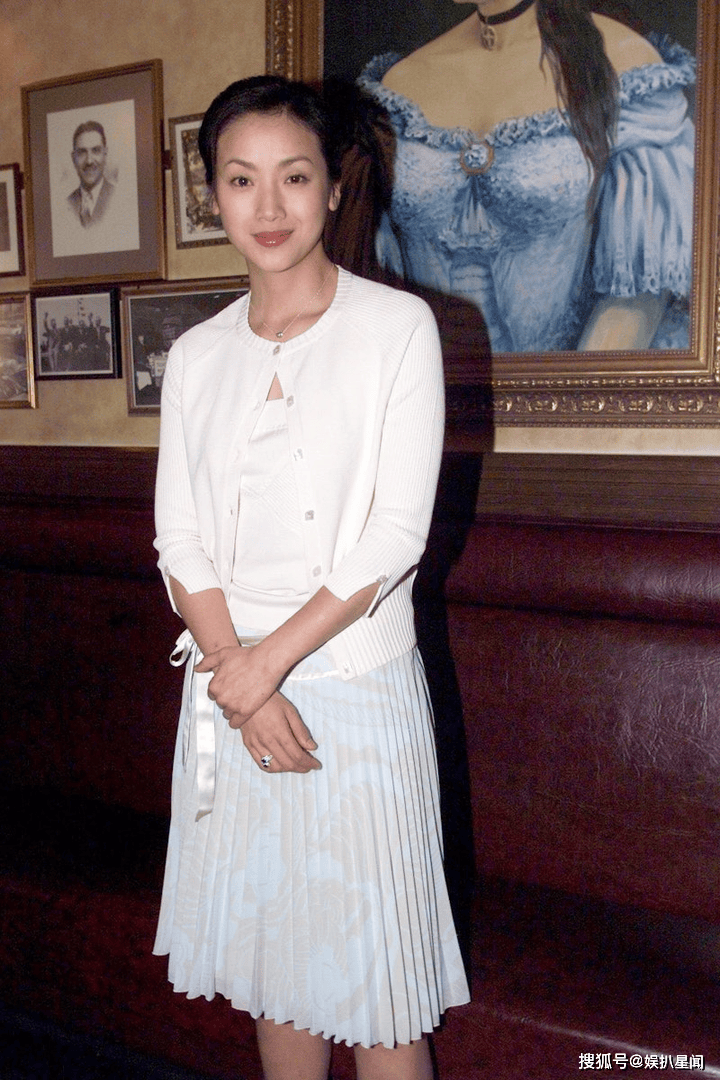 56岁吴倩莲近况曝光!银发素颜惊艳全网 网友:这才是真·冻龄女神