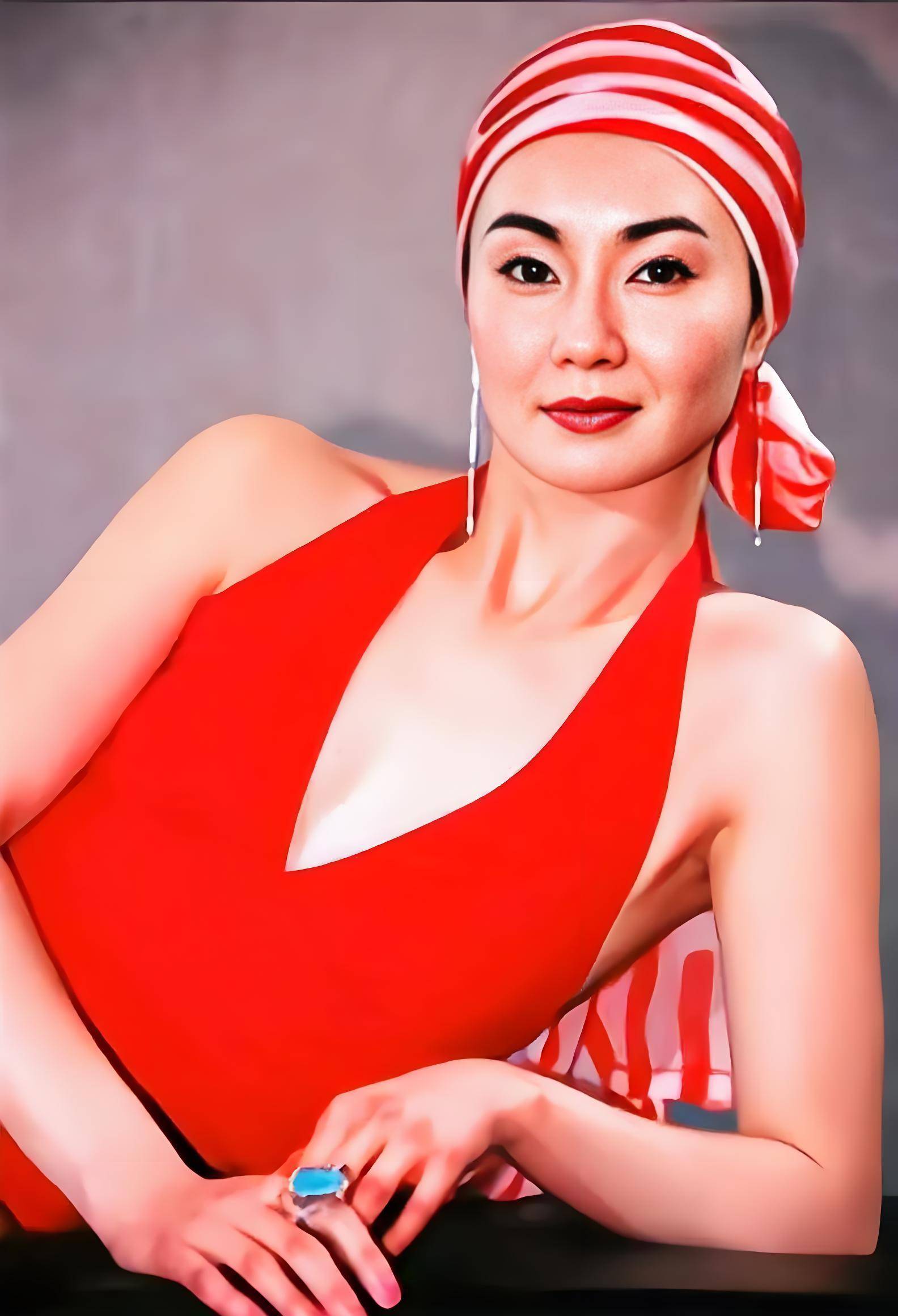 张曼玉:从影坛传奇到自洽生活的优雅蜕变