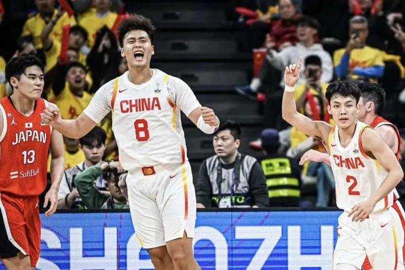 42分大胜日本，中国男篮替补席上杨瀚森的落寞 中国男篮亚预赛赢球背后：杨瀚森的尴尬处境
