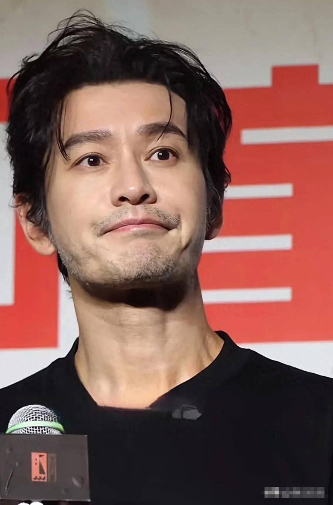 黄晓明直言想掐自己,胡子拉碴弯腰不肯起,五官紧皱手指不停颤抖