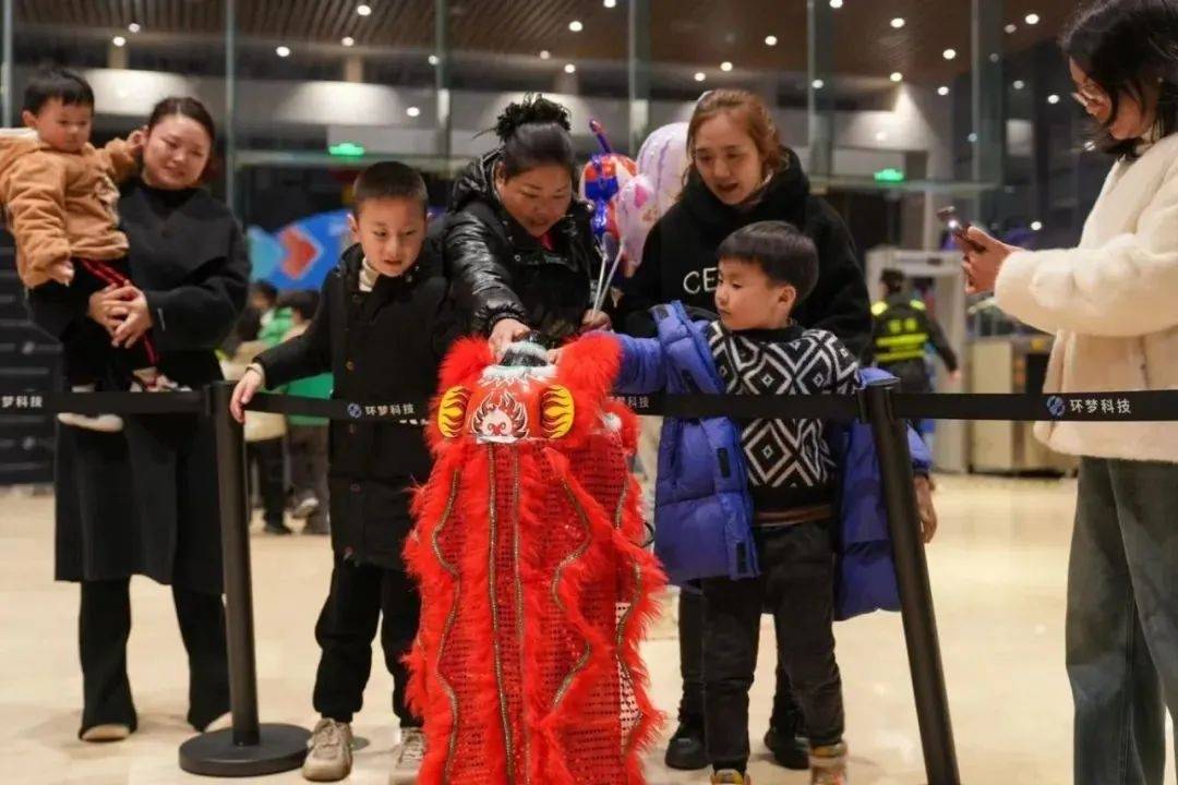 2025环梦·AI智能机器人科普展：上海站的科技盛宴，“2025环梦·AI智能机器人科普展”上海站即将开启，精彩先睹为快！