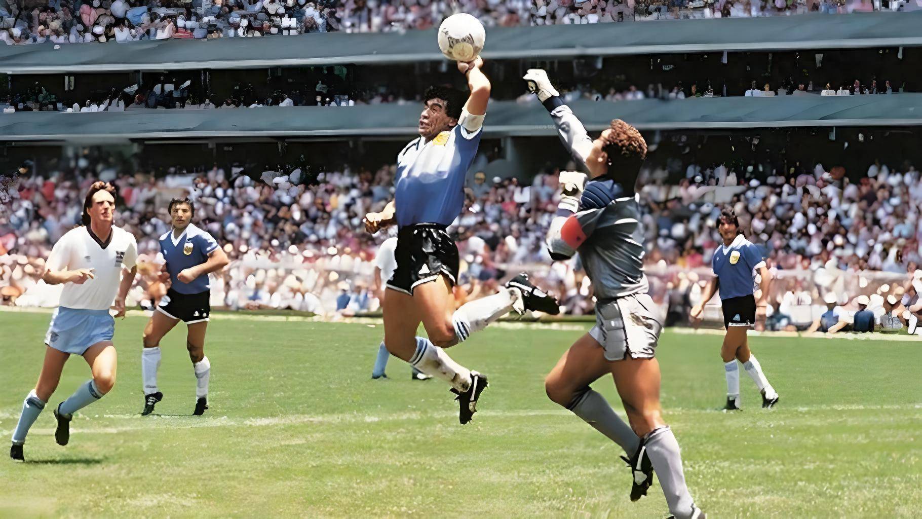 世界杯马 拉多纳泪 洒赛场相关图片1