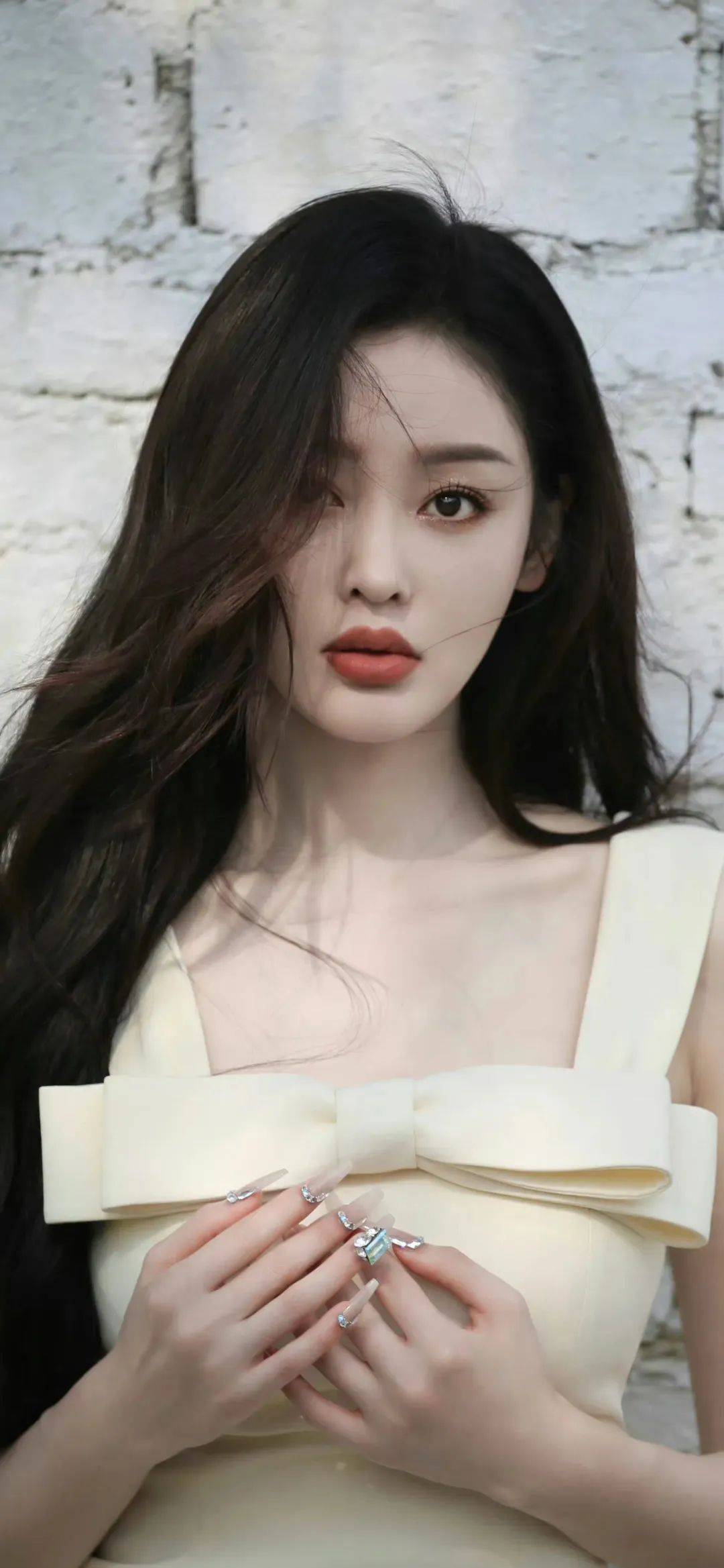 张天爱,高贵抹胸写真