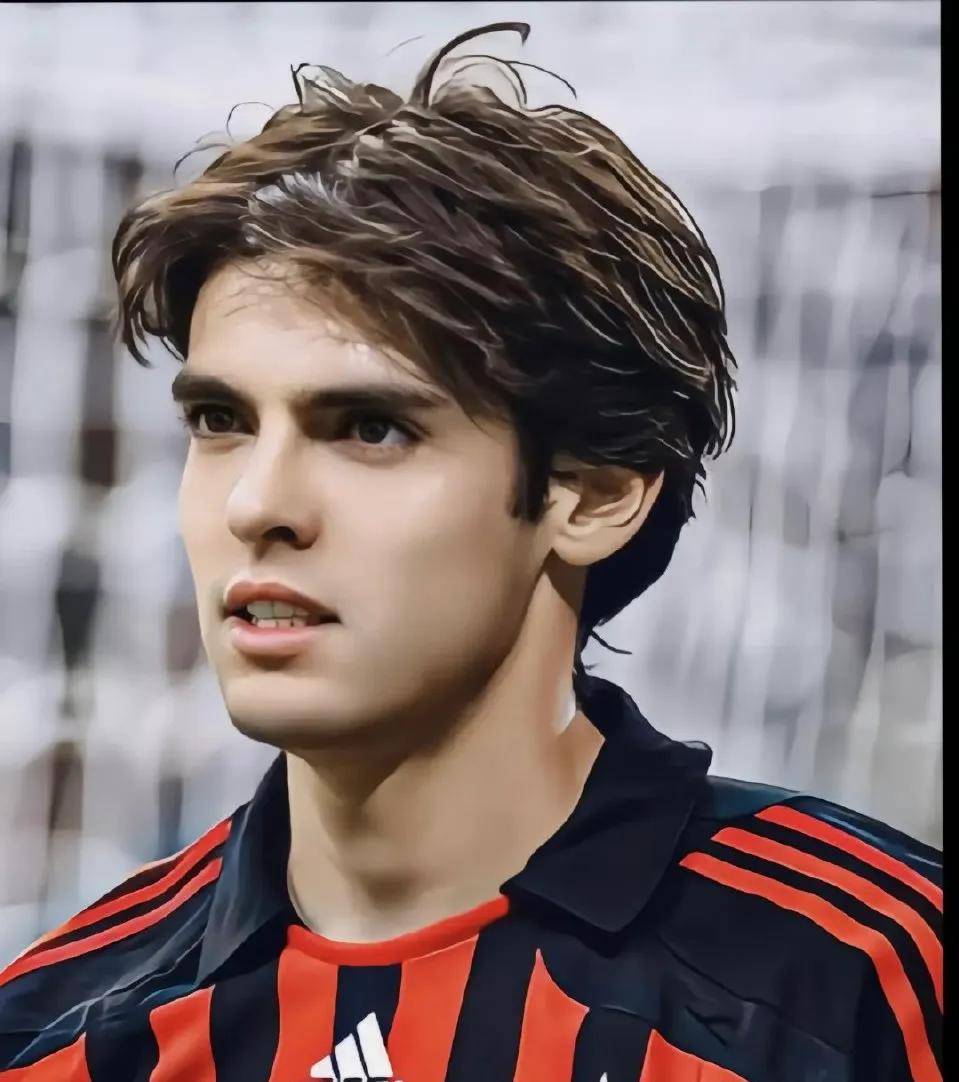 巴西传奇球星卡卡"金童玉女"婚姻破裂,婚姻背后的秘密:完美也是错?